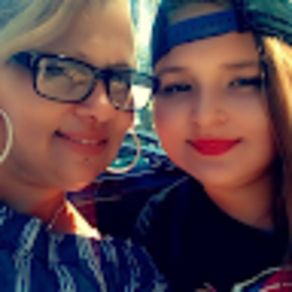 Meet your Posher, April - Picture 1 of 1